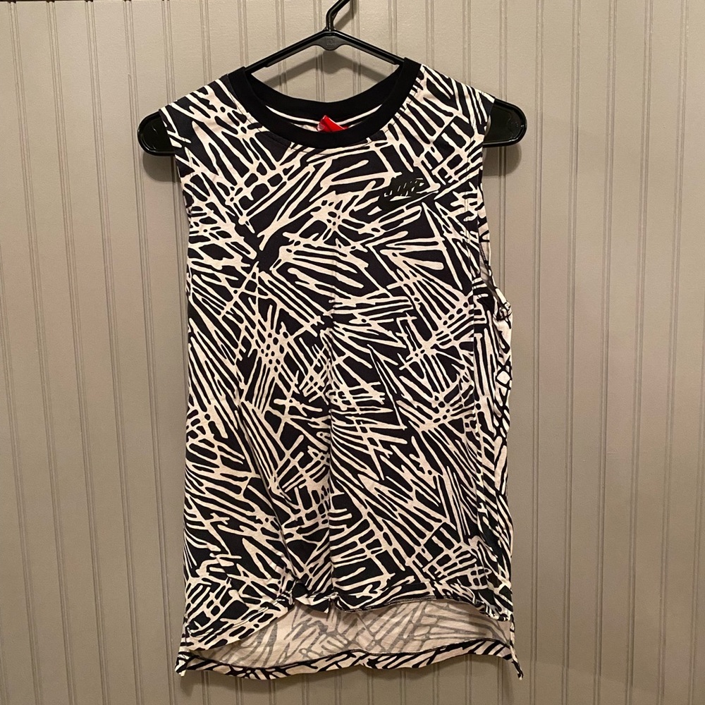 Nike Abstract White and Black Tank
